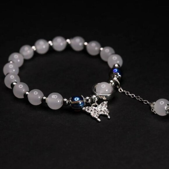 NWT: Blue Moonstone Crystal Butterfly Pendant Bracelet - Picture 4 of 4